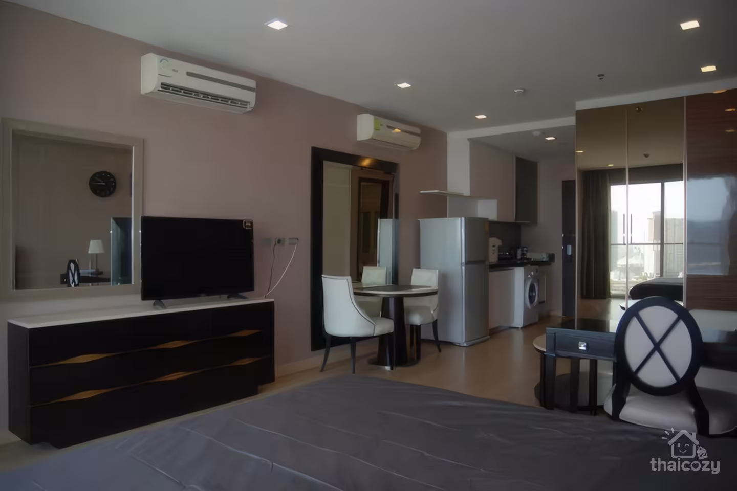 Sky Walk Studio for Rent 30,000 THB/Month 40 sqm Near BTS Phra Khanong photo 1