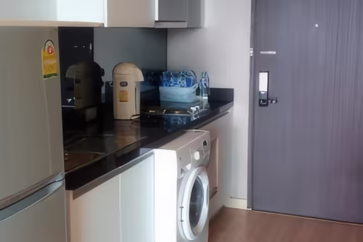 Sky Walk Condominium Studio 40 sqm for Sale 6,500,000 THB Near BTS Phra Khanong