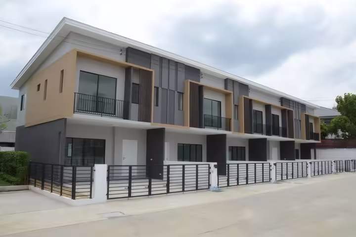 Townhouse Pattanakarn Soi 44