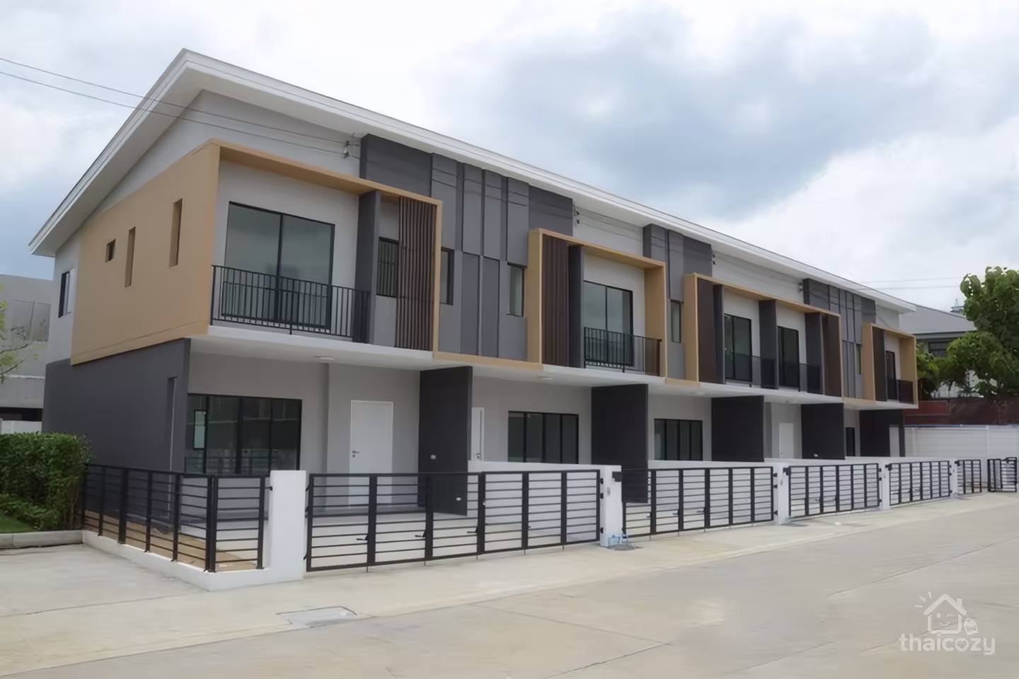 Townhouse Pattanakarn Soi 44 photo 1