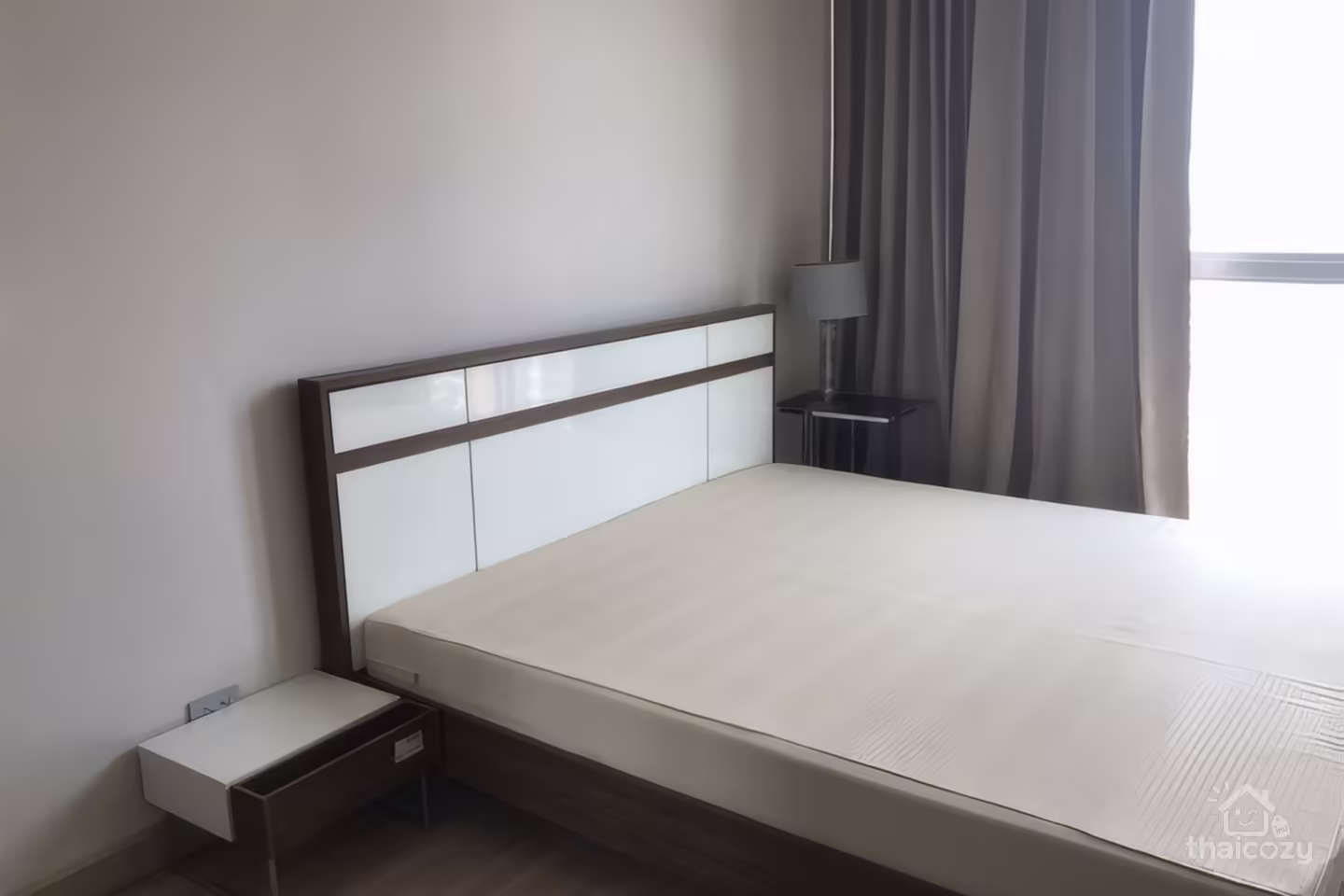 Sky Walk Condominium for Sale 7,800,000 THB 2 Bedroom 60 sqm Near BTS Phra Khanong photo 2