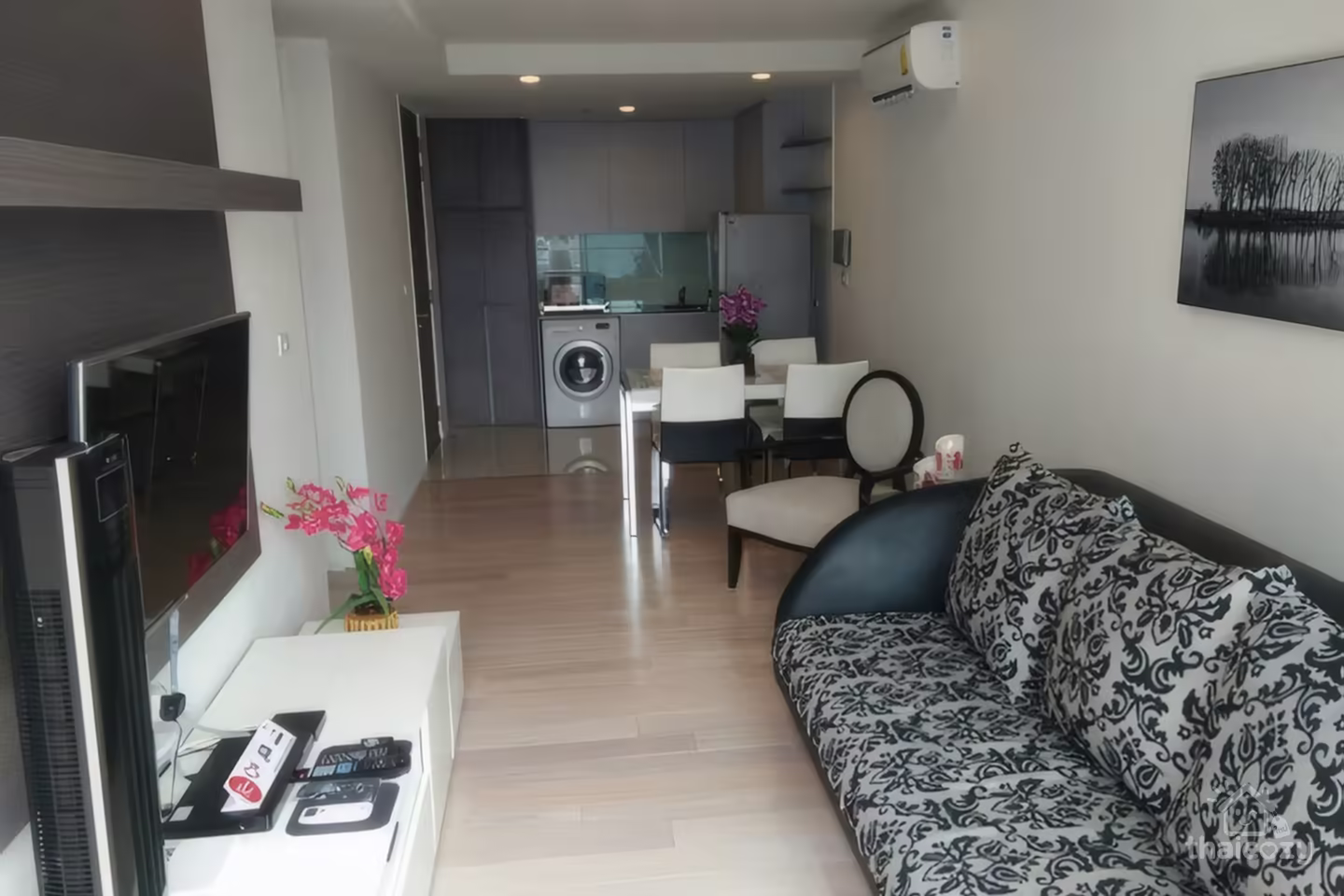 15 Sukhumvit Residence for Rent - 1 Bedroom, 55 sqm, Near BTS Nana - 40,000 THB/Month photo 1