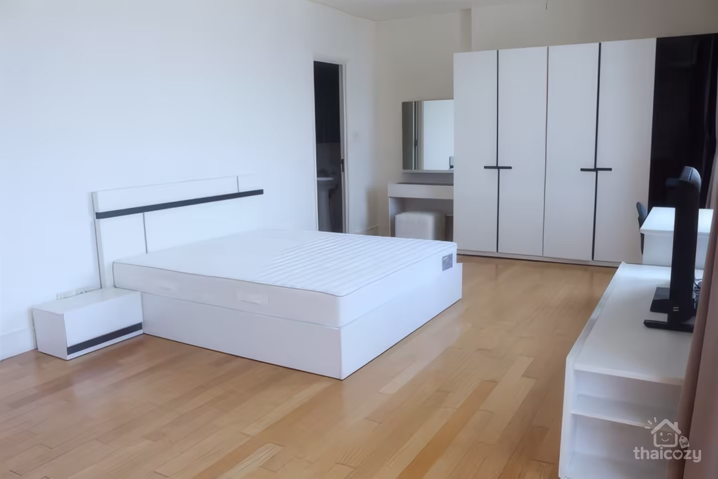 Aguston Sukhumvit 22 for Rent – 80,000 THB/Month – 3 Bedrooms – 138 sqm – Near BTS Phrom Phong photo 1