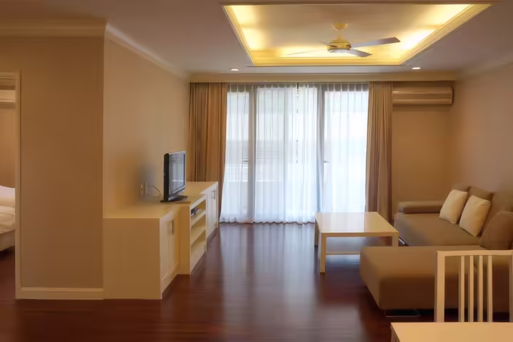 2-Bedroom Apartment for Rent in Ratchadamri, Pathum Wan – 105 sq.m.