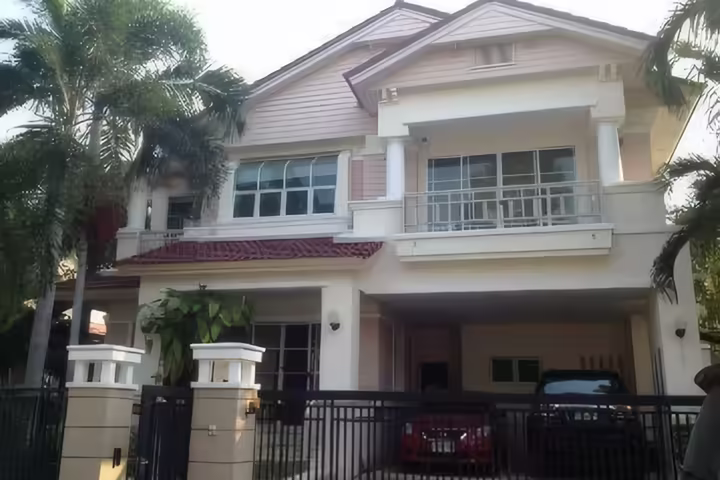 Detached House for Rent in Nantawan Village, Lat Krabang, Kingkaew Suvarnabhumi, Bangkok
