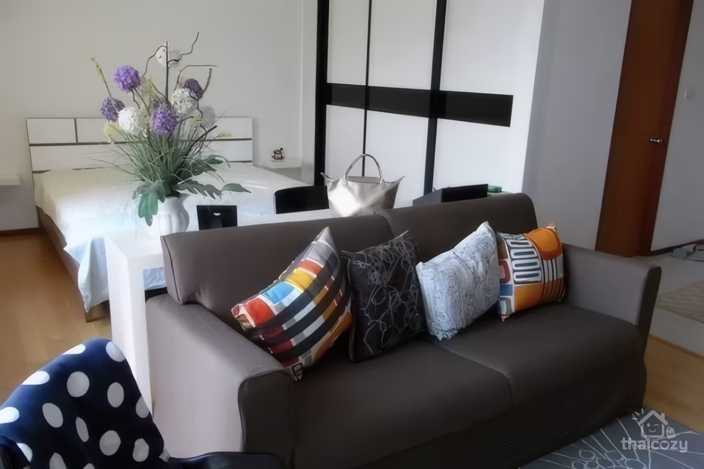 Studio Apartment for Rent at Villa Sathorn - 15,000 THB/Month, 37 sqm, Near BTS Krung Thon Buri photo 2