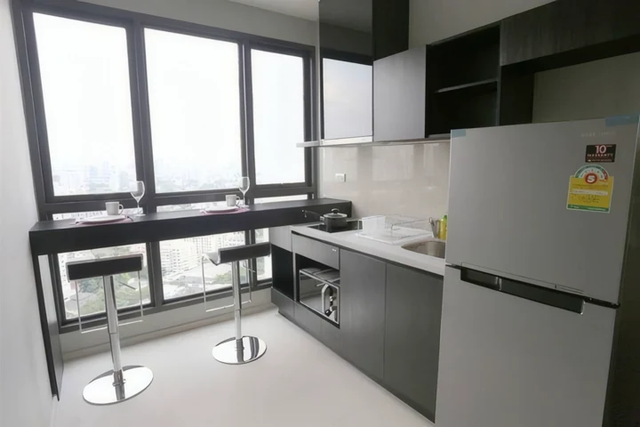Аренда кондоминиума Rhythm Sukhumvit 44/1 рядом с BTS Phra Khanong, 1 спальня, цена 26 000 THB в месяц