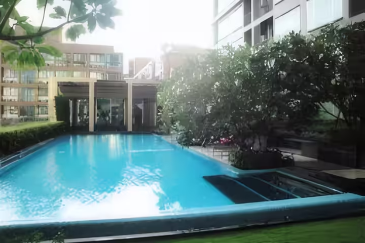 Rent Hive@Taksin 2 Bedrooms 67 sqm. 28,000 Baht Near BTS 80 m. Close to Thonburi-Satorn