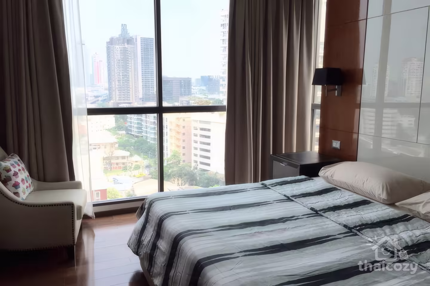 The Address Sukhumvit 28, 2 Bedrooms for Sale Sukhumvit photo 2