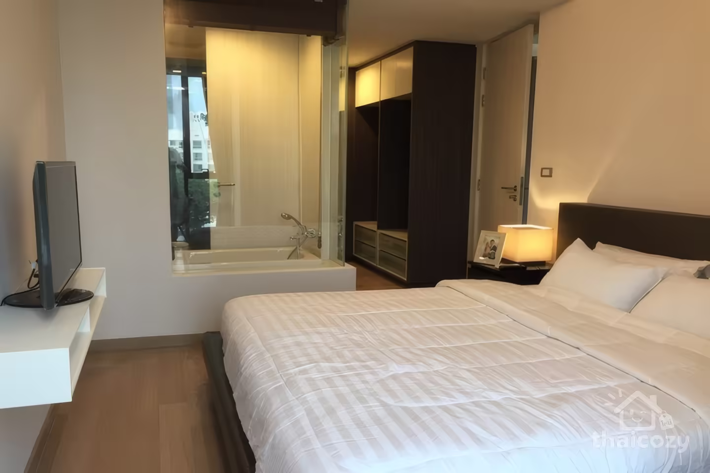 For Rent: 1 Bed 1 Bath with Bathtub at Via 49, Sukhumvit 49 Thong Lo photo 1