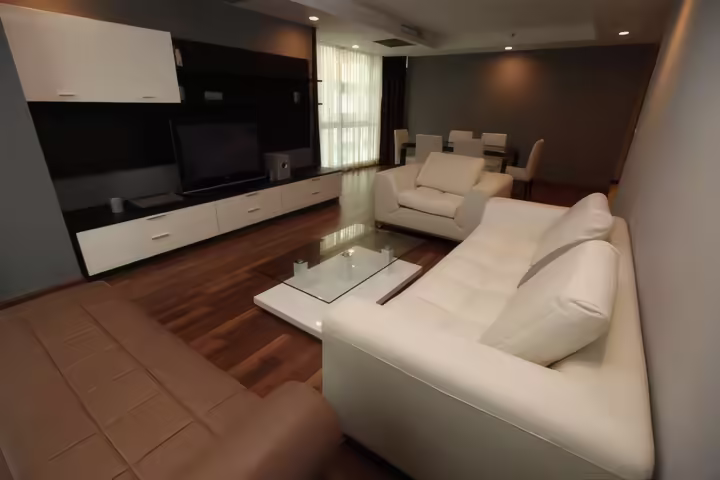 2-Bedroom Condo for Rent at The Rajdamri – Near Siam & CentralWorld