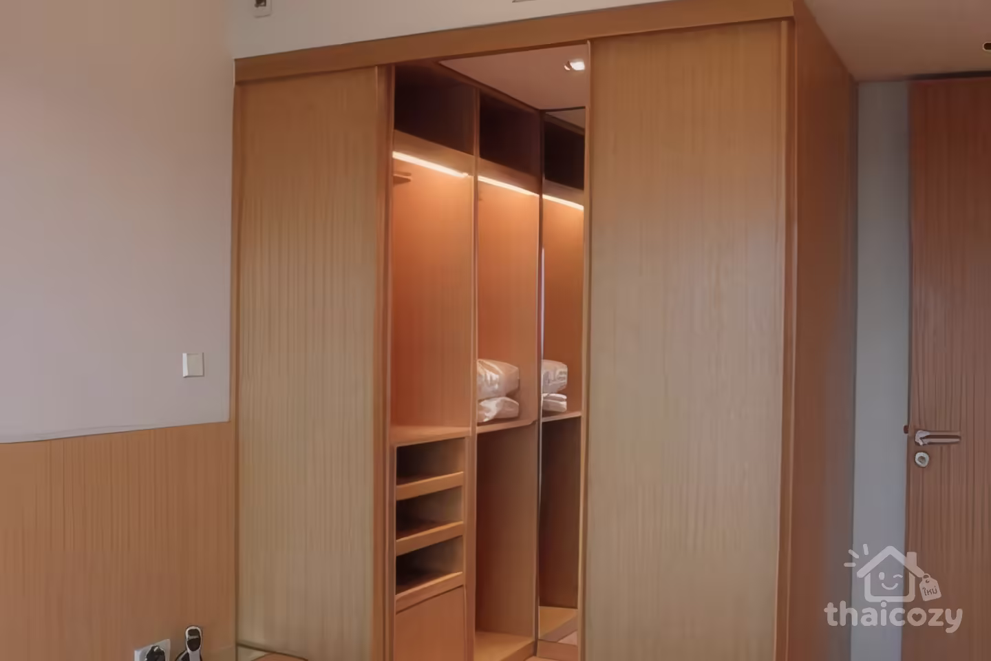 For Rent: 2-Bedroom Condominium in Sathorn, Bangkok photo 2