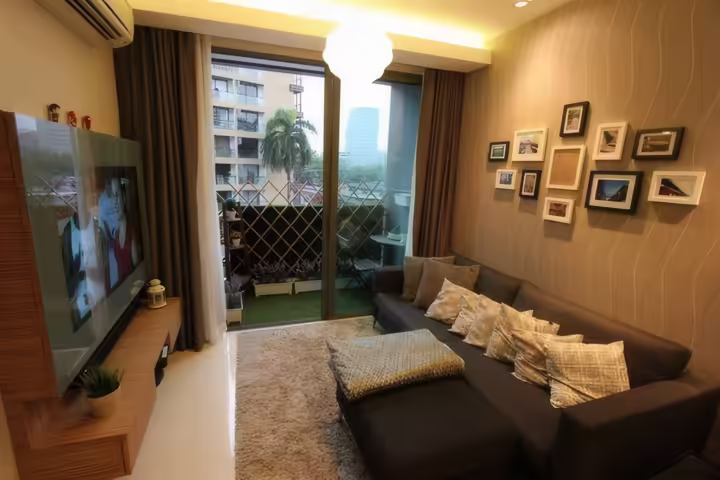 Trapezo Sukhumvit 16 Condo for Rent near MRT Queen Sirikit National Convention Centre, 28,000 Baht/Month