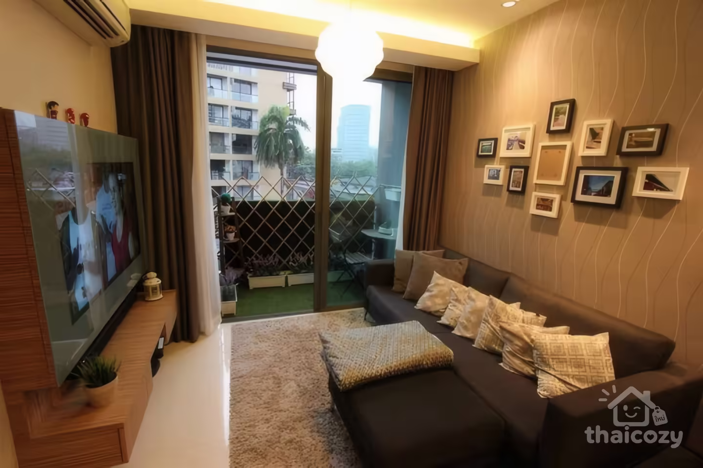 Trapezo Sukhumvit 16 Condo for Rent near MRT Queen Sirikit National Convention Centre, 28,000 Baht/Month photo 1