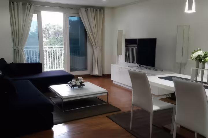 Baan Siri Sukhumvit 13 – 3-Bedroom Condo for Rent Near BTS Nana, 55,000 Baht/Month
