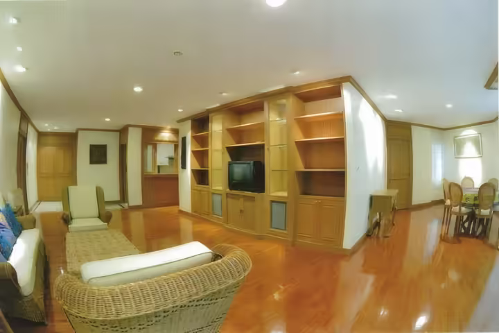 Sathorn Gardens Condo for Rent near MRT Lumphini, 95,000 baht/month