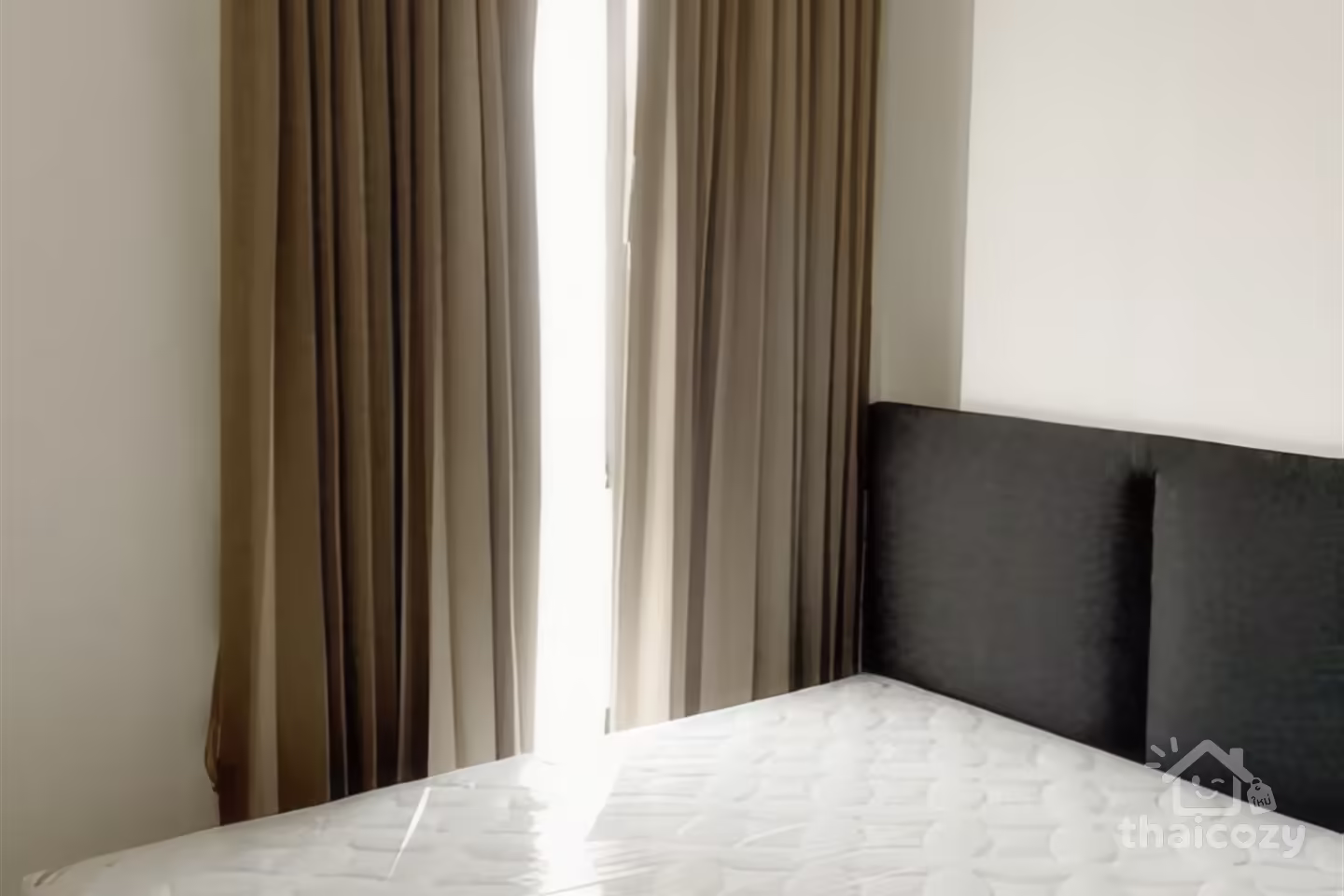 Centric Ratchada-Huai Khwang Condo for Rent Near MRT Huai Khwang - 20,000 THB/Month photo 2