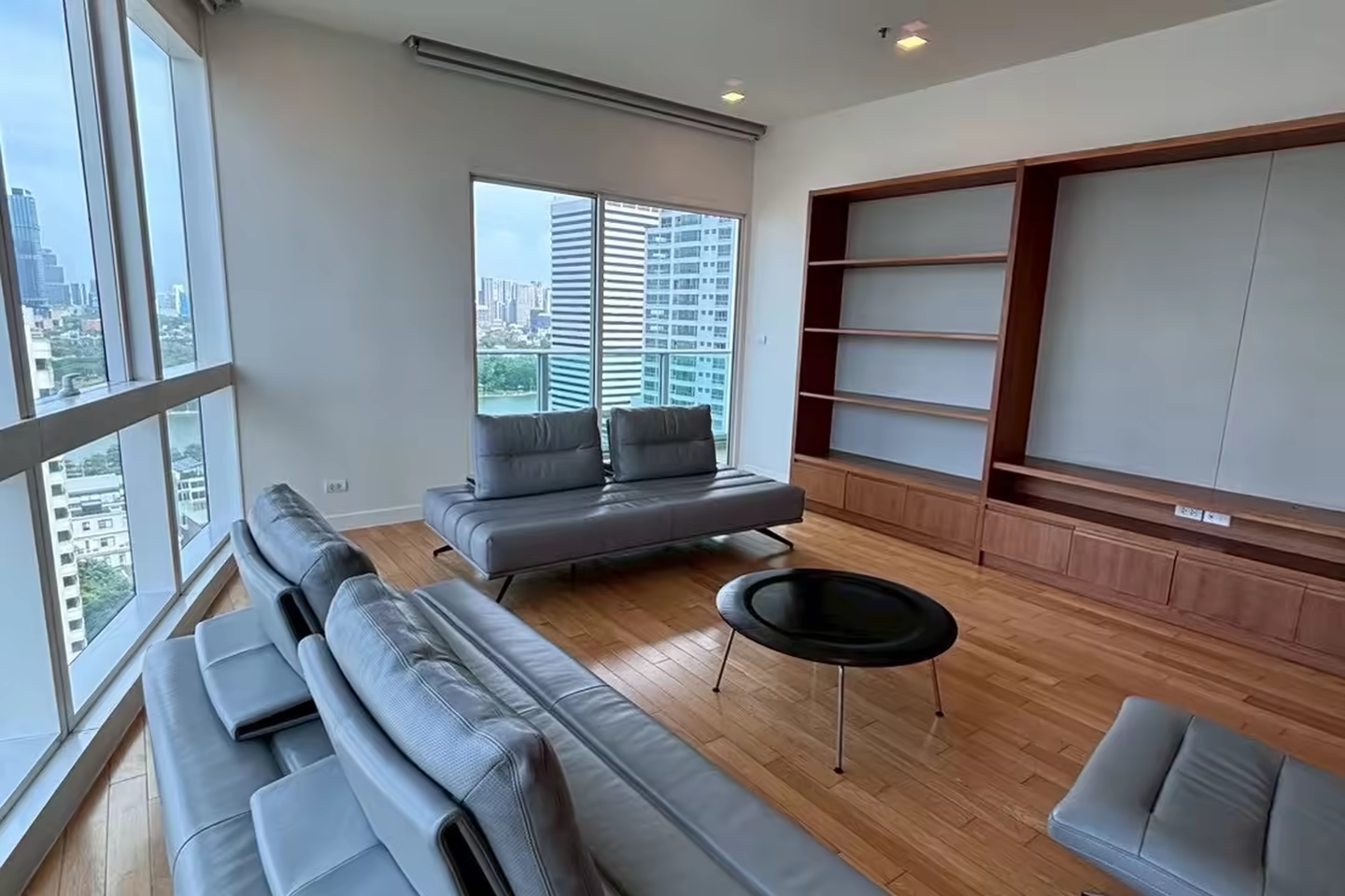 คอนโดให้เช่า Millennium Residence ชั้น 19 photo 2