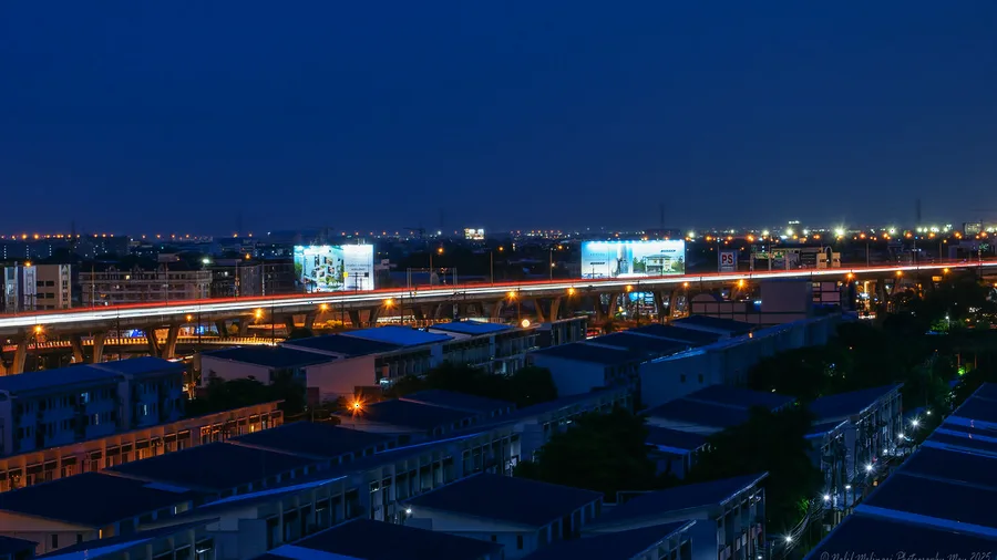 Vue sur l'autoroute Bang Na à Bangkok