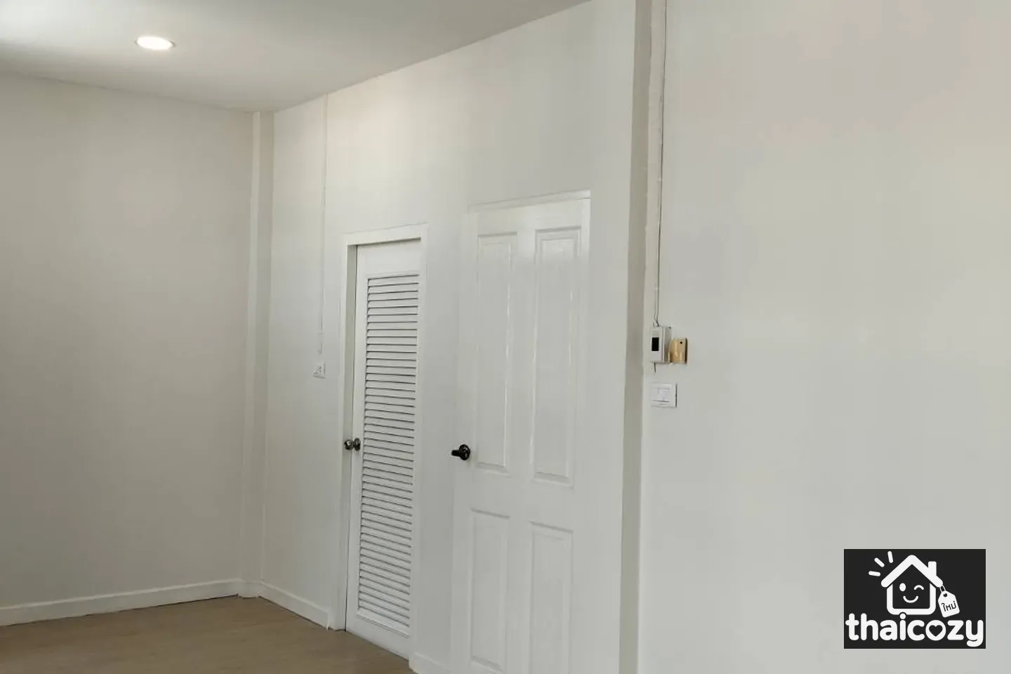 Lake Avenue 3-Bedroom House in Khlong photo 1