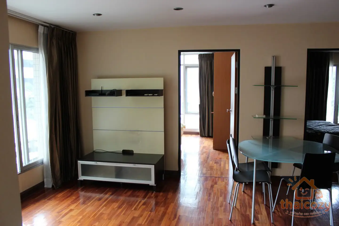 คอนโด 3 ห้องนอน ให้เช่า สุขุมวิท 35,000 บาท photo 1