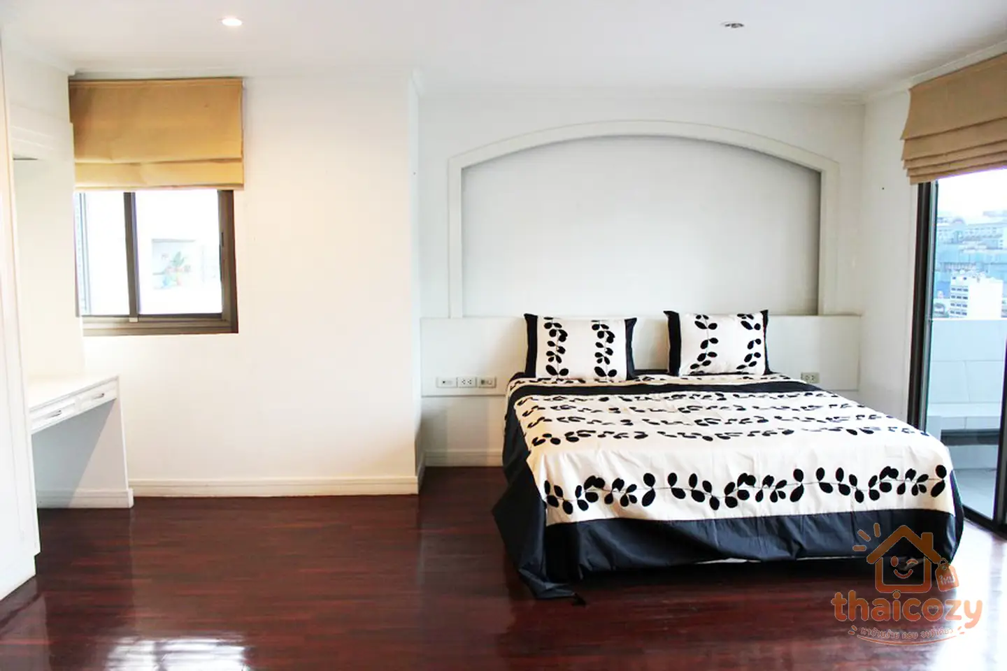 3 Bedrooms Apartment for Rent in Sukhumvit photo 1