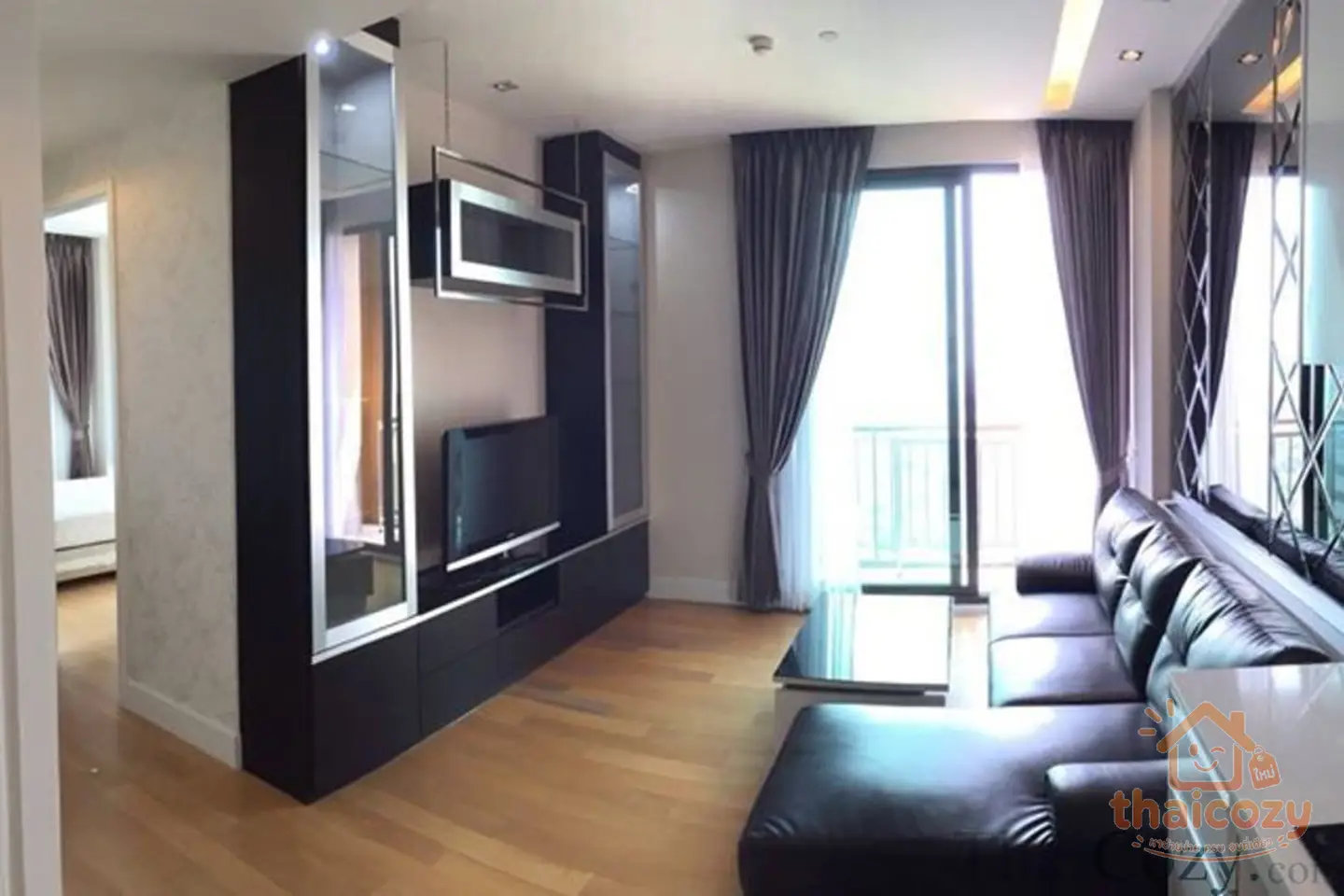 Luxurious Condo for Rent Near Jatujak Park and BTS – New Unit! photo 2