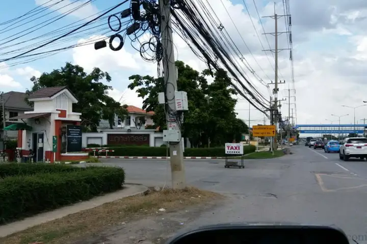 Well-Maintained 2-Story Townhouse in Rangsit Area