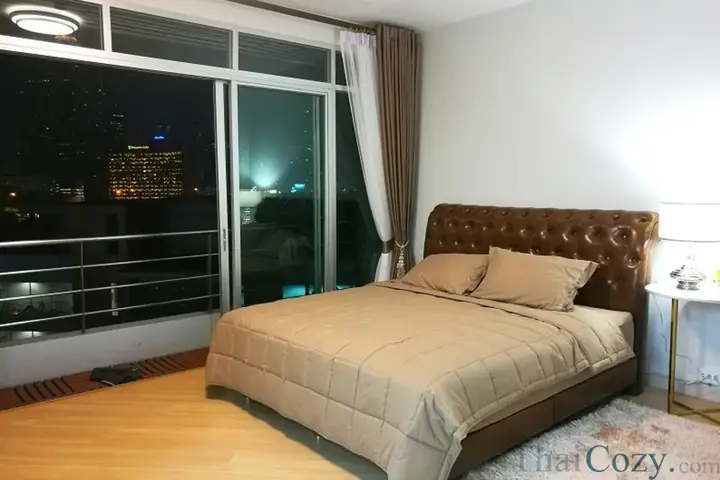 Fully Furnished 2-Bedroom Riverfront