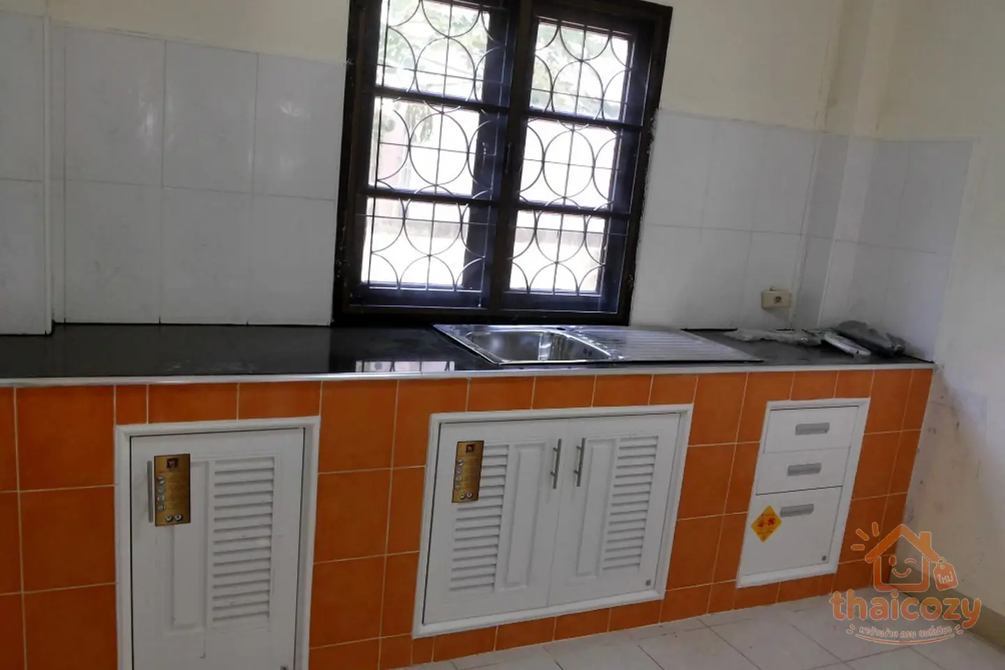 House for Sale or Rent in Suwintawong Soi 38 photo 2