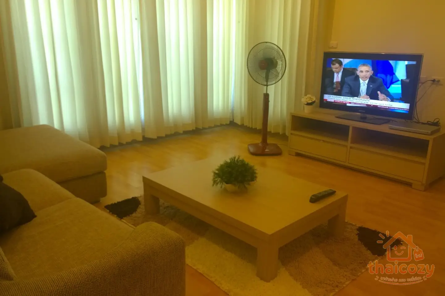 À Louer : Condominium de Luxe, 2 Chambres 2 Salles de Bains 68 m², Étage Élevé, à 250 m du BTS Phrom Phong photo 2