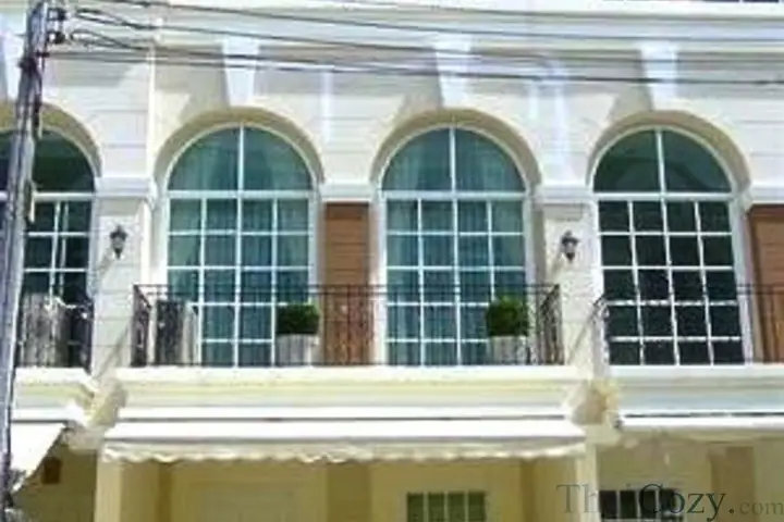 ทาวน์เฮาส์ใหม่เอี่ยม ให้เช่า (ลาดพร้าว 71)