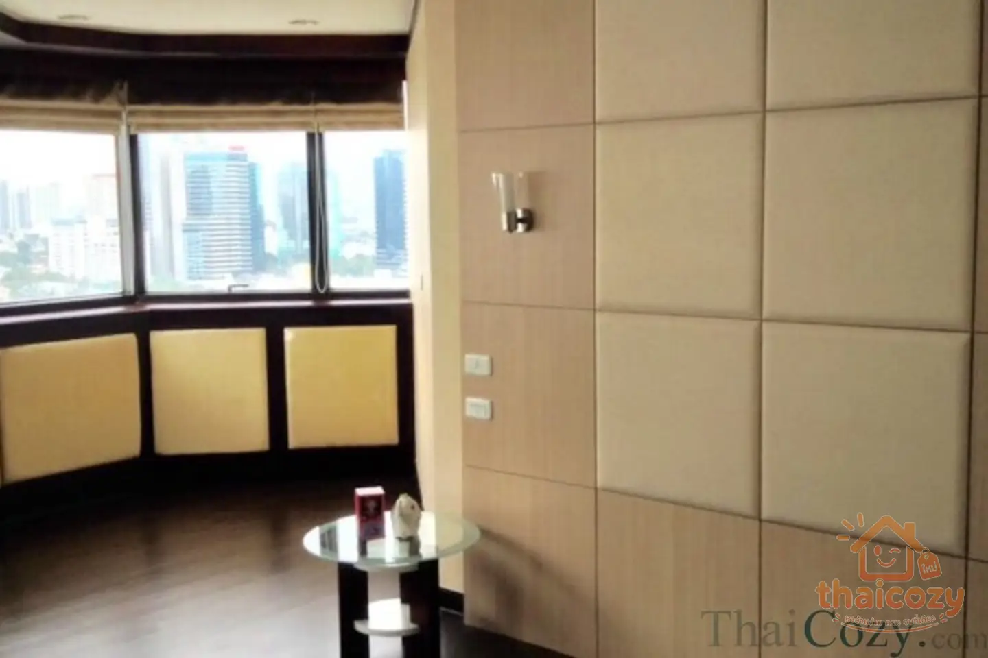President Park Condominium for Sale on Soi Sukhumvit 24 photo 1