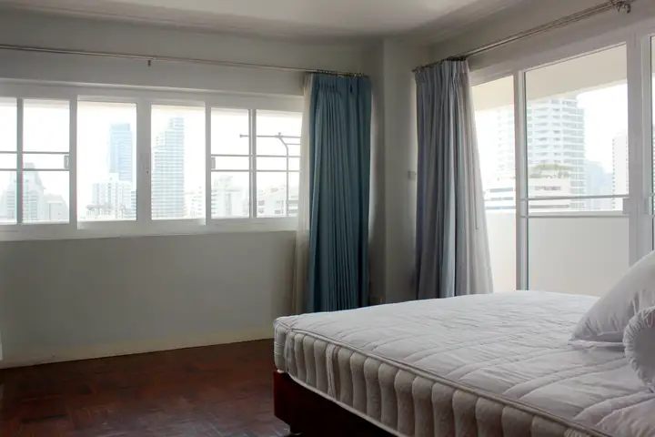 Condo for rent in Sukhumvit Soi 15, Near international school