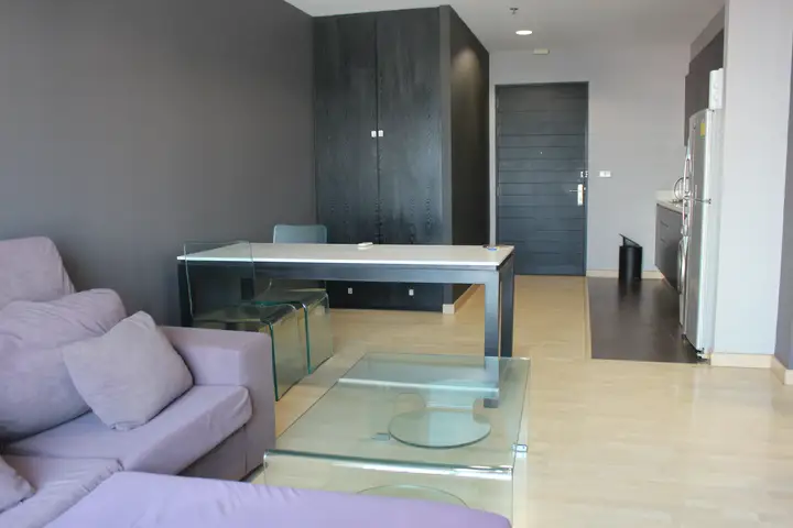 1 Bed Plus Study Room for Rent at Thong Lor