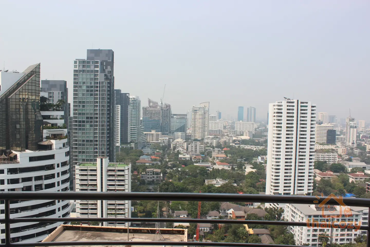 Affordable 3-Bedroom Condo for Sale on Soi Sukhumvit 59 photo 2