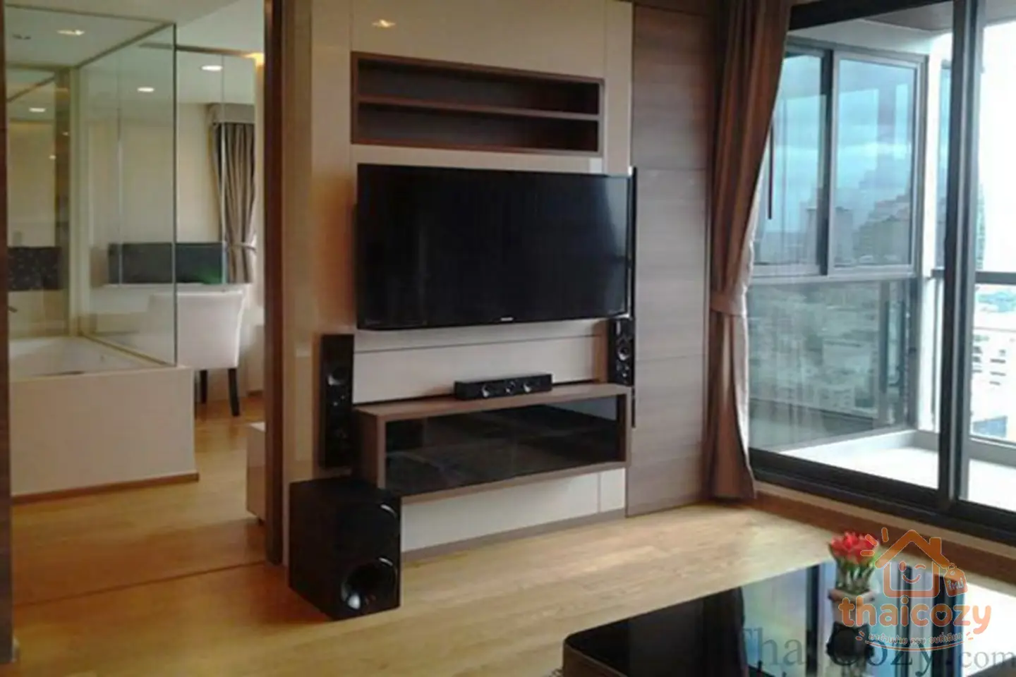 High Rise Condo on 29th Floor for Rent photo 1