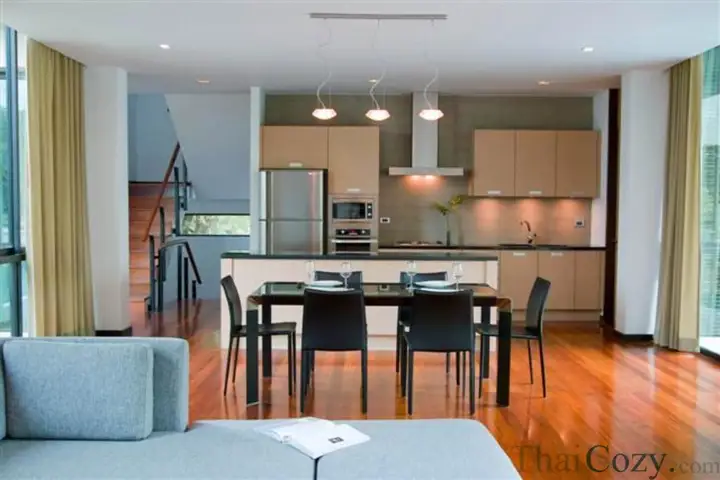 Modern luxury house with private swimming pool in central of Bangkok for rent