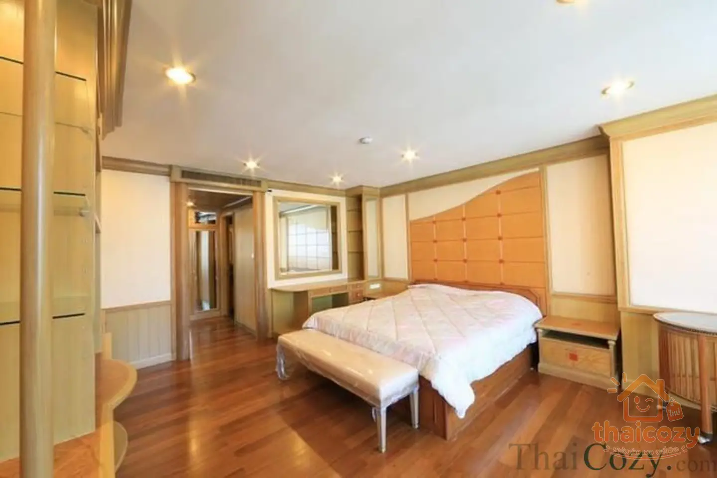 For Rent: Condominium in Sukhumvit 16 photo 2
