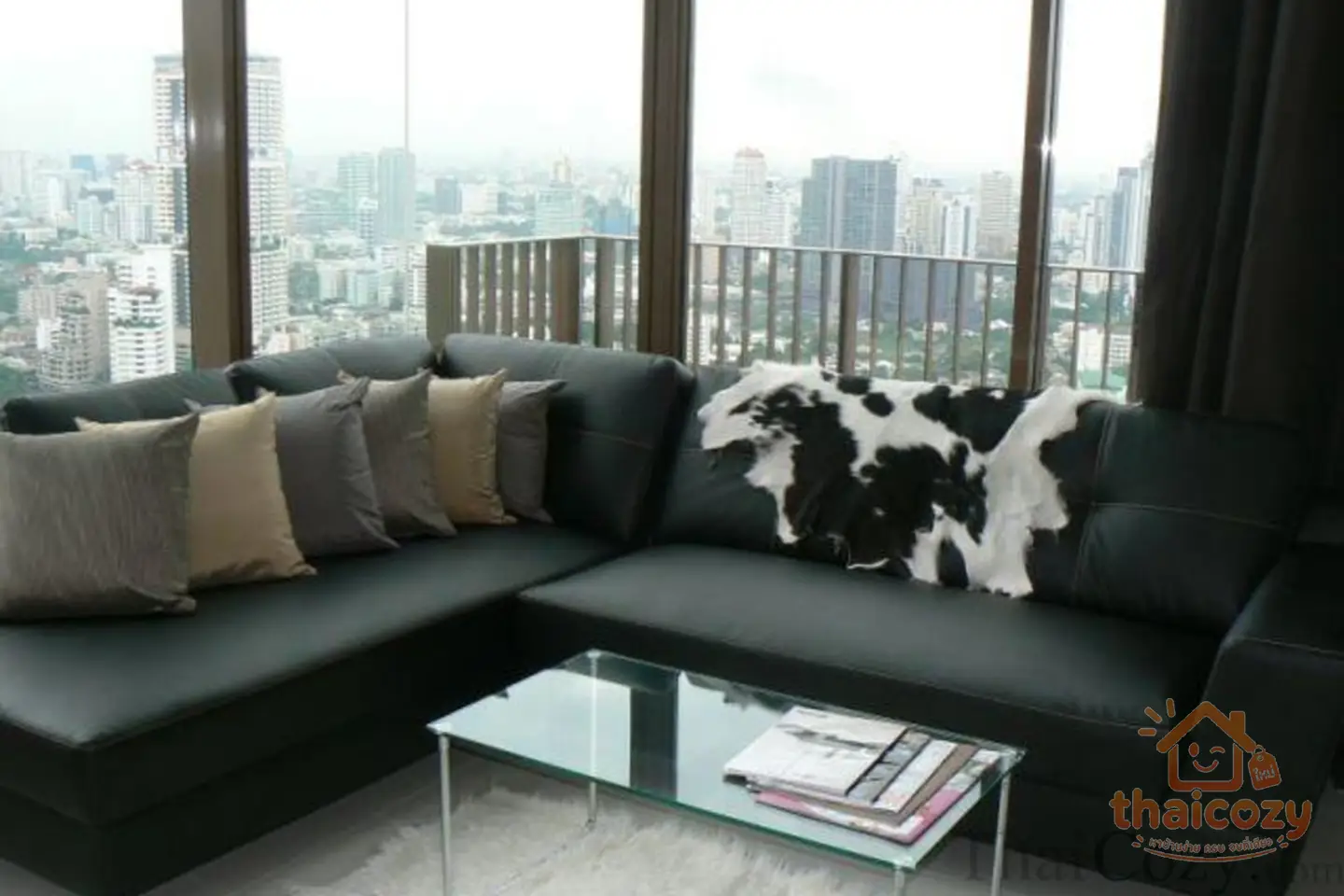 Luxury Duplex Condo for Rent in Sukhumvit 24 photo 2