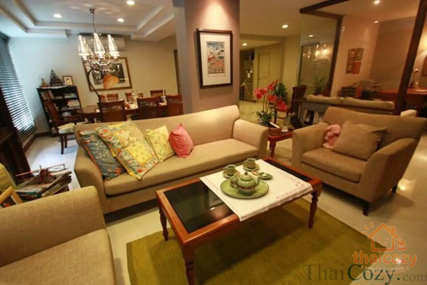 Low-rise condominium for rent at Ploenchit, Bangkok photo 2