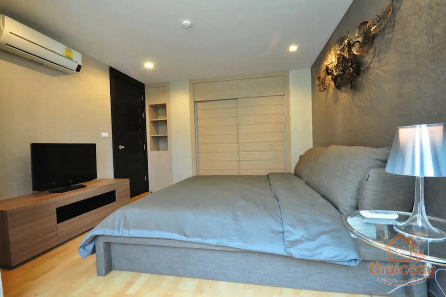 1 Bedroom Condo in Phrom Phong for Rent photo 1