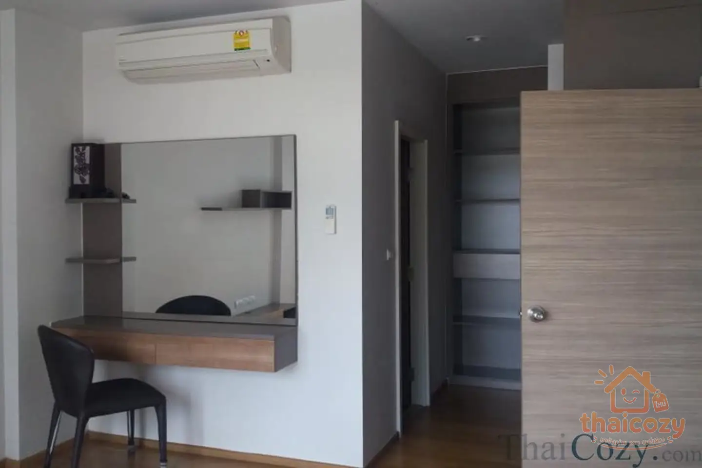 1 Bedroom Condo for Rent at Taksin Bangkok photo 2