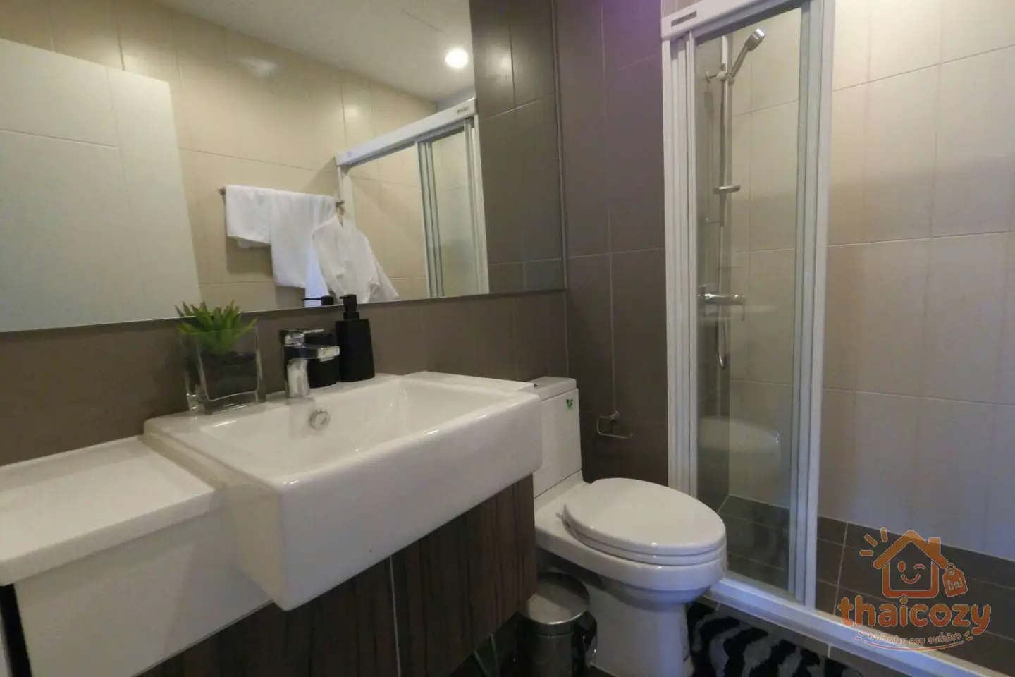 1 Bedroom Condo for Sale or Rent at Centric Huai Khwang Station, Near MRT Huai Khwang, Bangkok photo 2