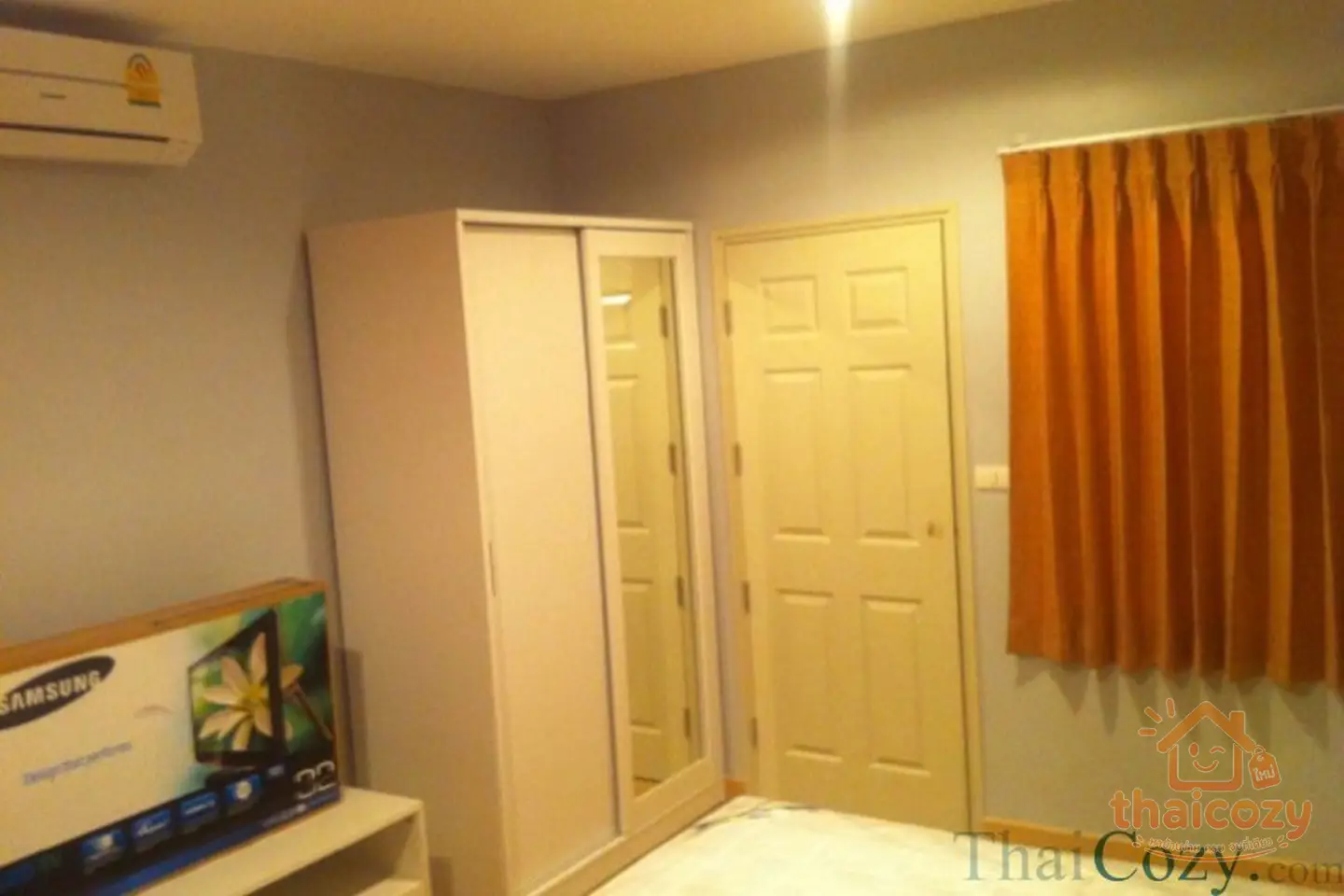 Life Condos Sathorn 1BR 41 sqm photo 2