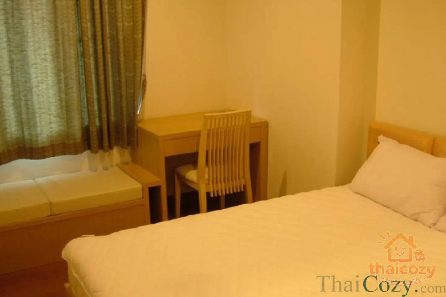 1 Bed Condominium in On Nut photo 2