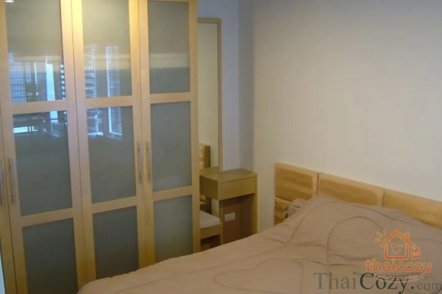 2 Bed Condominium in On Nut photo 2